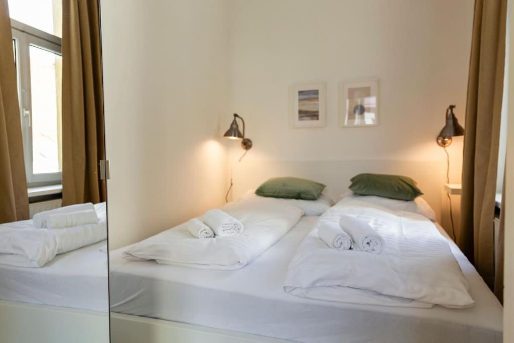 Savoir-Vivre In Unserer Zentralen Balkonwohnung Wien Exterior foto