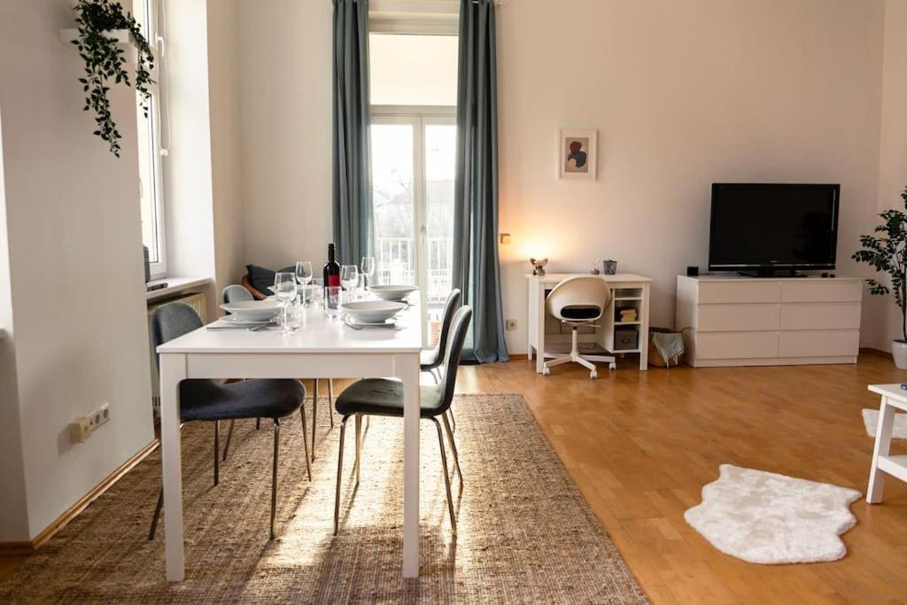 Savoir-Vivre In Unserer Zentralen Balkonwohnung Wien Exterior foto